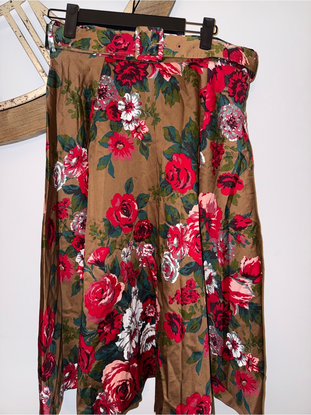 Brooks Brothers Floral A-Line Midi Skirt in Brown and Red 100% cotton size 4